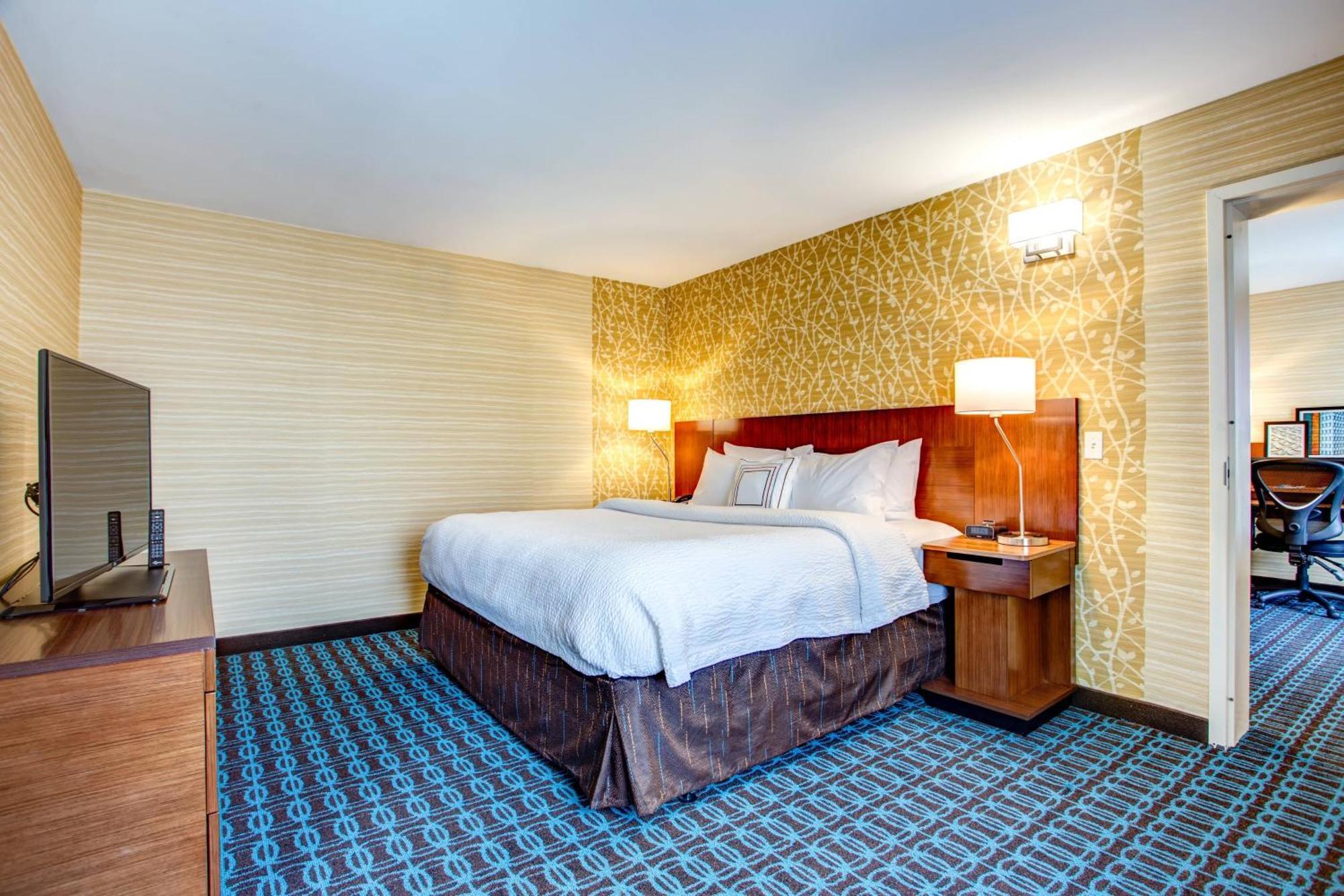 Fairfield Inn & Suites By Marriott Springfield הוליוק מראה חיצוני תמונה