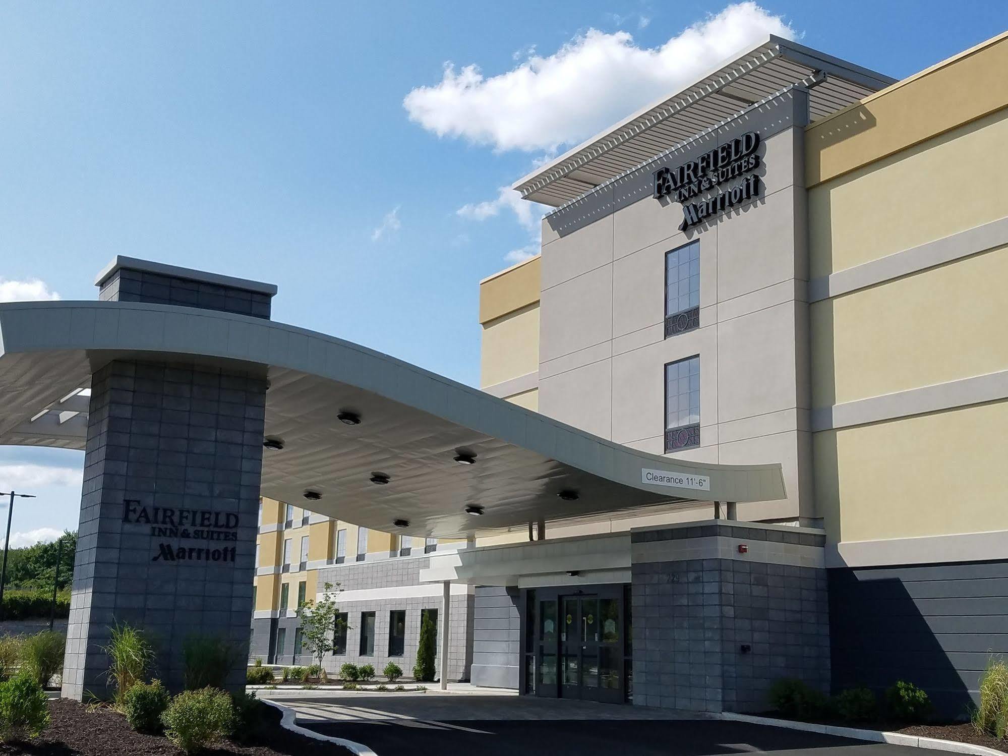Fairfield Inn & Suites By Marriott Springfield הוליוק מראה חיצוני תמונה
