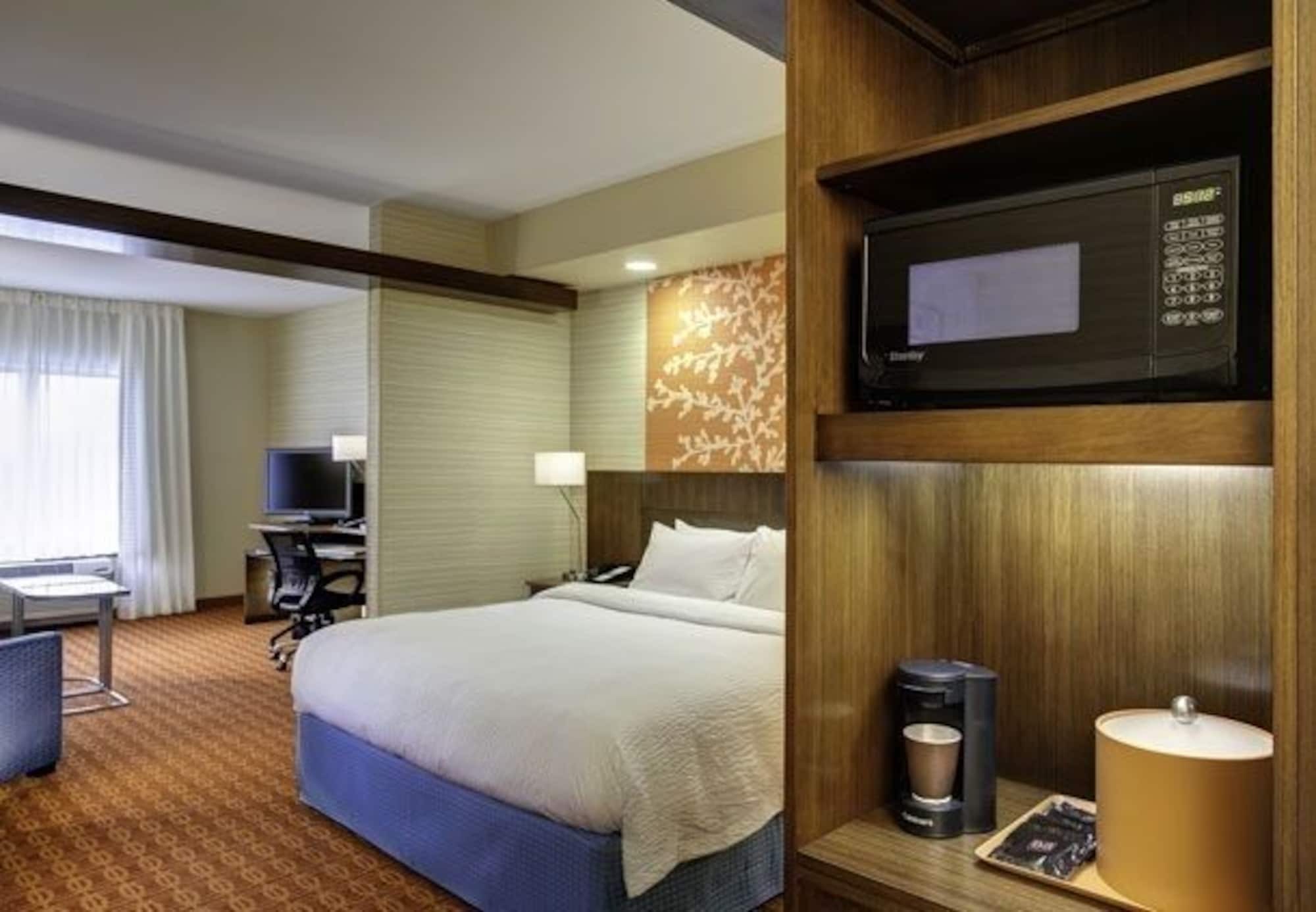 Fairfield Inn & Suites By Marriott Springfield הוליוק מראה חיצוני תמונה